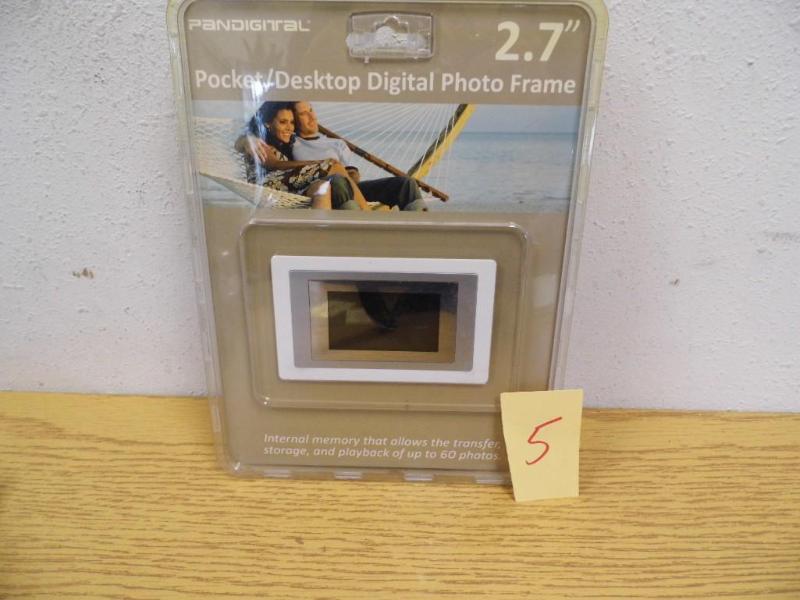 Pandigital Pocket  Desktop Digital Frame