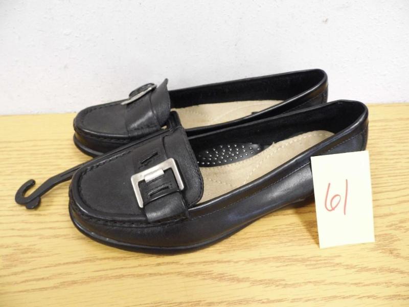 Thom McAn Shoes