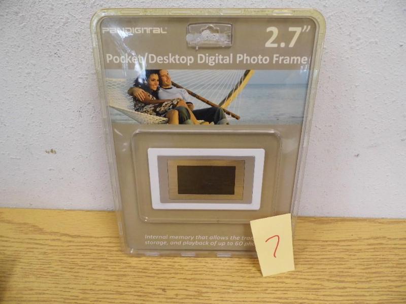 Pandigital Pocket  Desktop Digital Frame