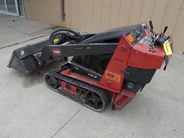 lot 1 image: Toro Dingo TX420 Compact Utility Lo...
