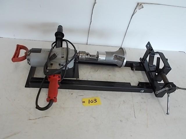 lot 103 image: Milwaukee 34" Super Hole Shoo...