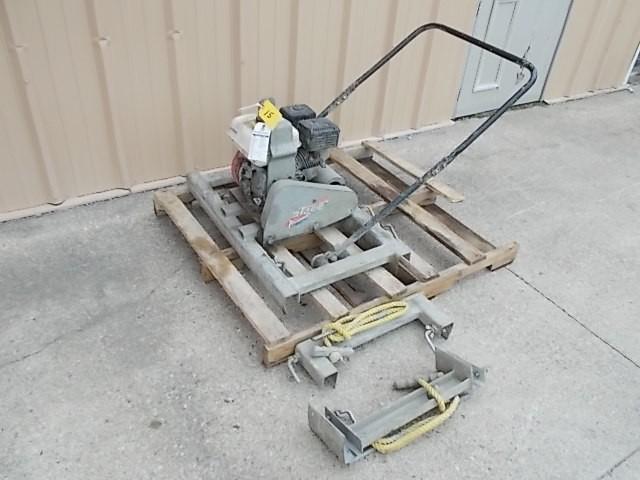 lot 15 image: Stone Model VS800, 30" Concret...