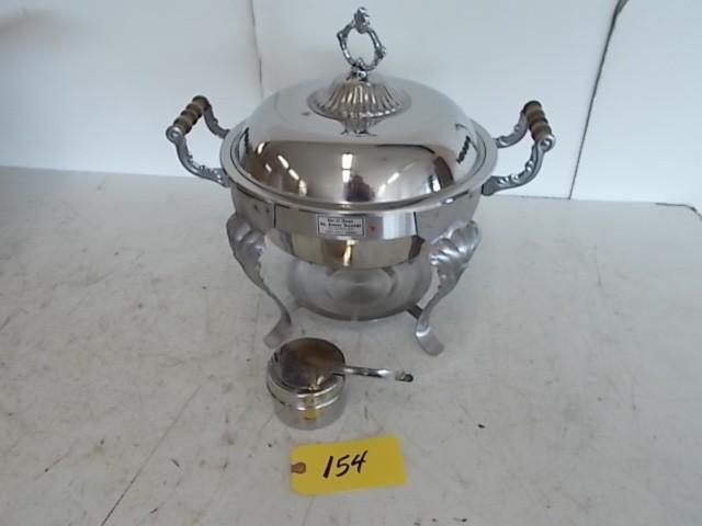 lot 154 image: Adcraft Camelot Chafing Dish, 12&qu...