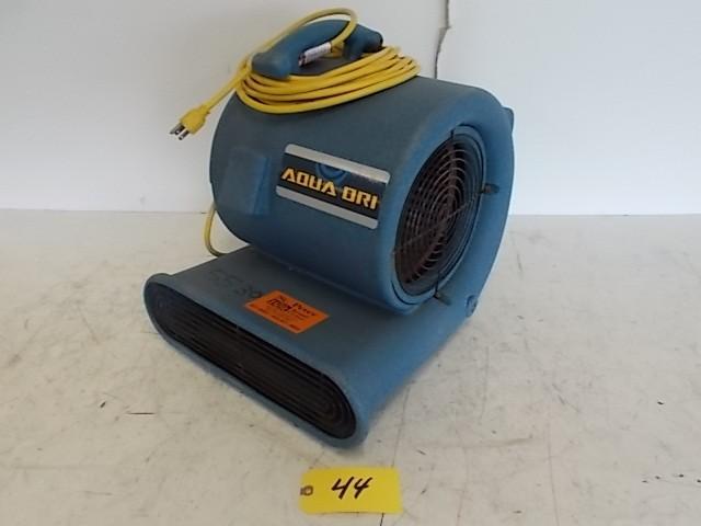 lot 44 image: Aqua-Dri Carpet Dryer  Floor Fan, ...