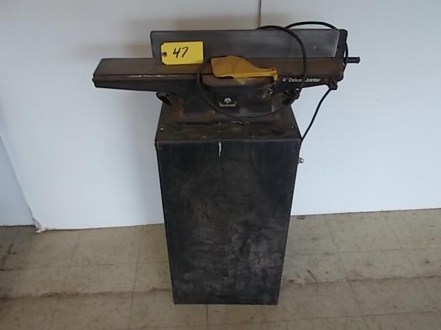 lot 47 image: Rockwell 4" Deluxe Jointer, Mo...