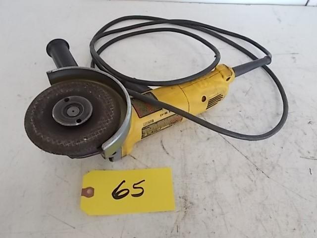 lot 65 image: Dewalt D28110 4 12" Angle Gri...