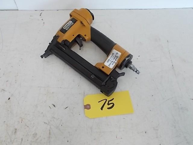 lot 75 image: Bostitch Stapler, Works...