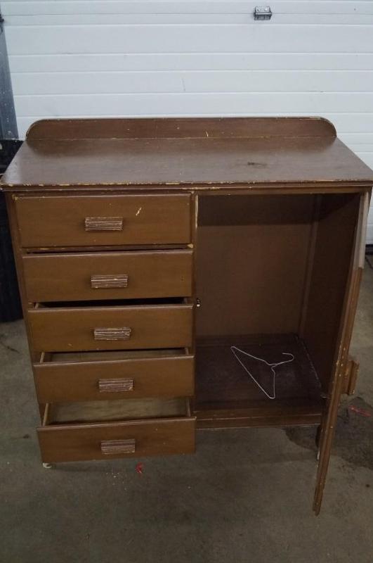 Dresser