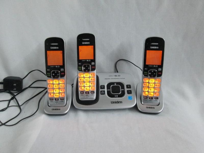 Uniden Dect 6.0 Cordless Phone w 3 Handsets