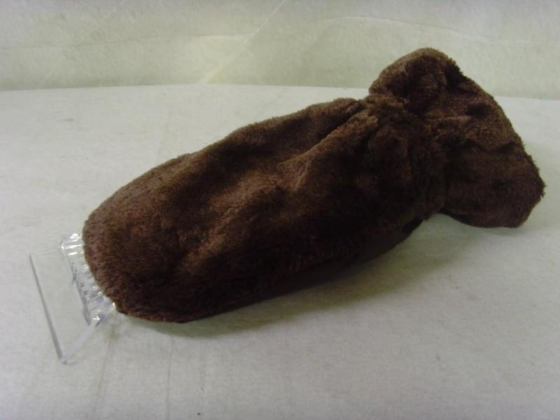 lot 73 image: Ice Scraper Mitt