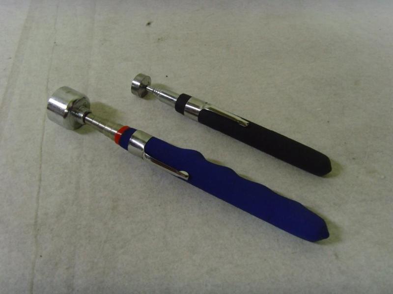lot 76 image: Set Of 2 Magnetic Pick-up Tools