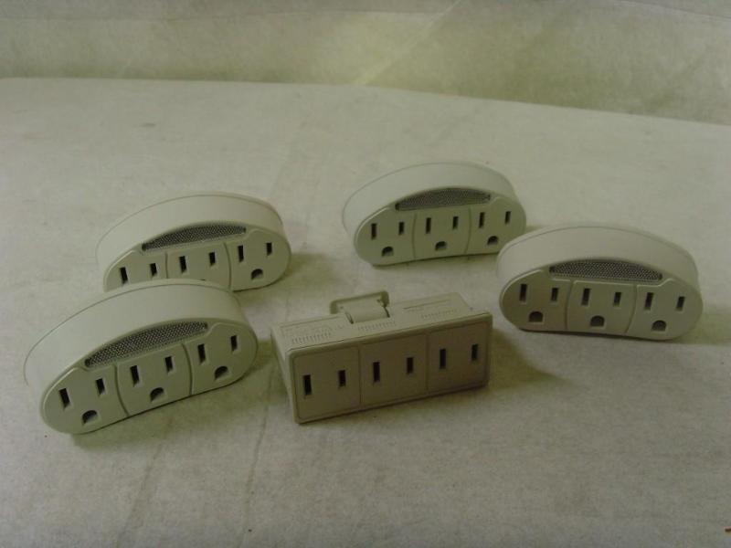 lot 86 image: Lot of 5 Outlet Adapters