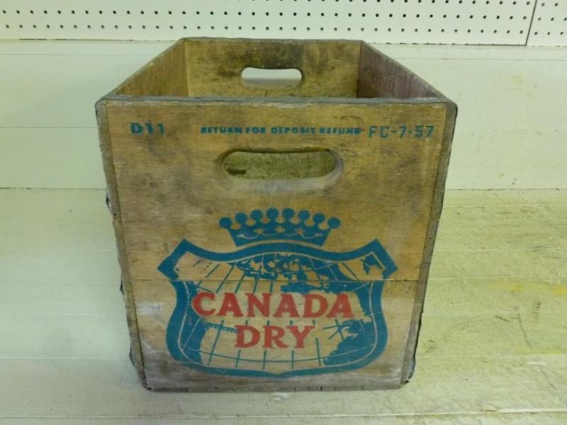 Vintage Canada Dry wooden product c...
