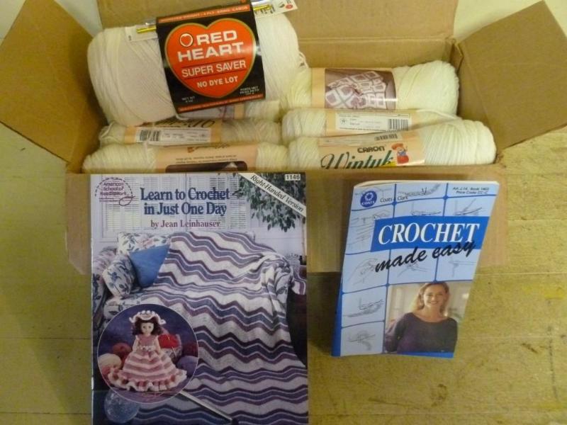 This lot consists of thirteen new r...