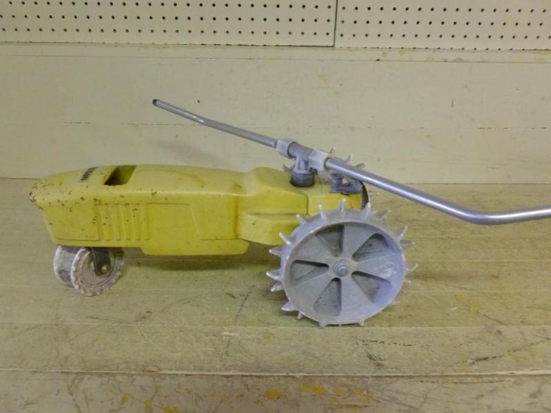 Large Nelson cast metal tractor spr...