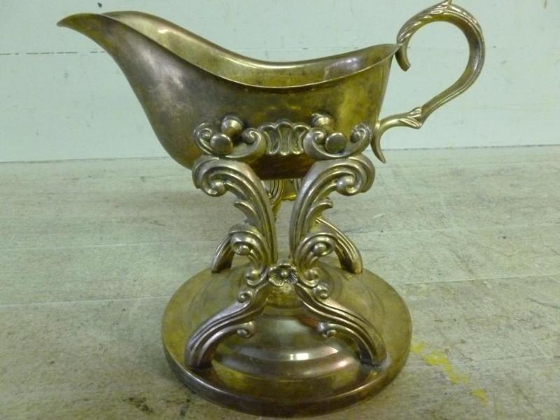 Large vintage brass gravy boat serv...