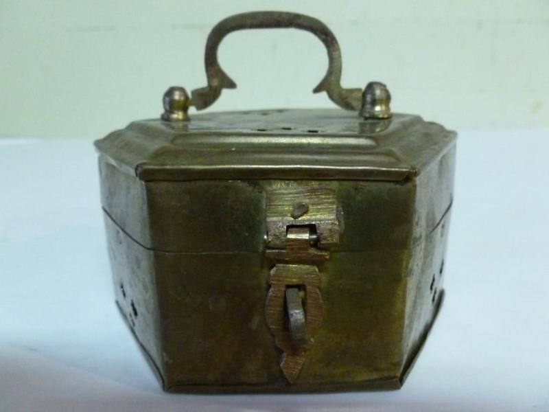 Vintage brass hinged lid dresser bo...