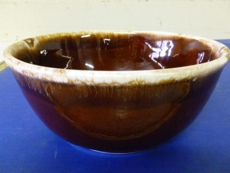 McCoy USA mixing bowl No. 7028, mea...