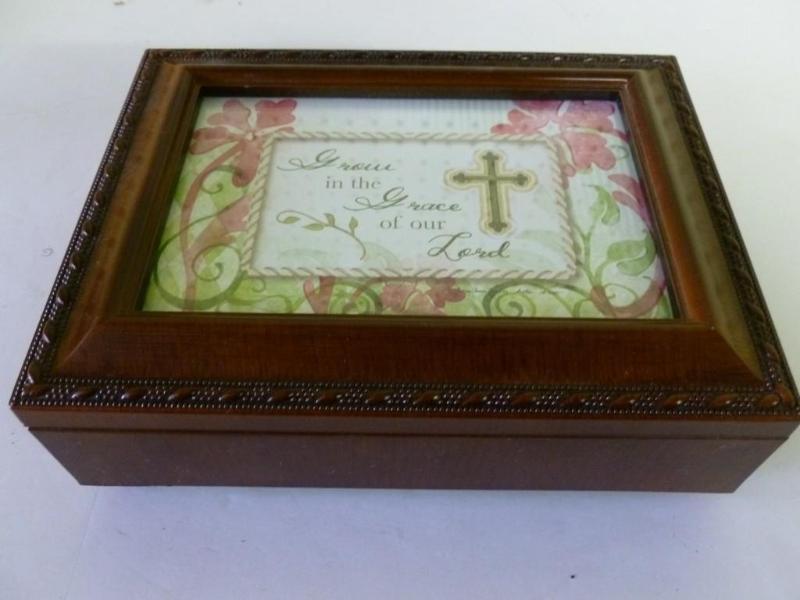 Beautiful wooden flip lid music jew...
