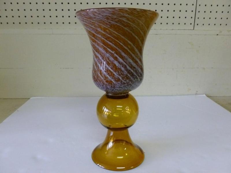 Beautiful large art glass pedestal ...