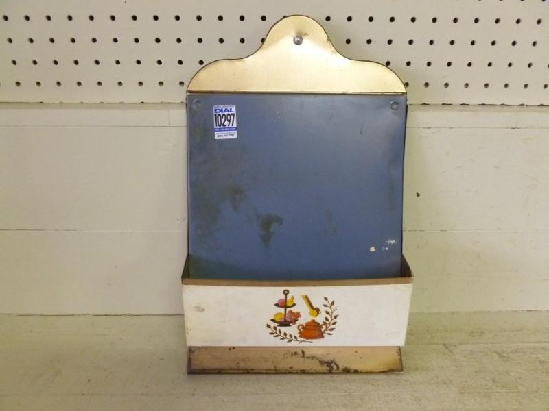 Vintage metal kitchen wall note pad...