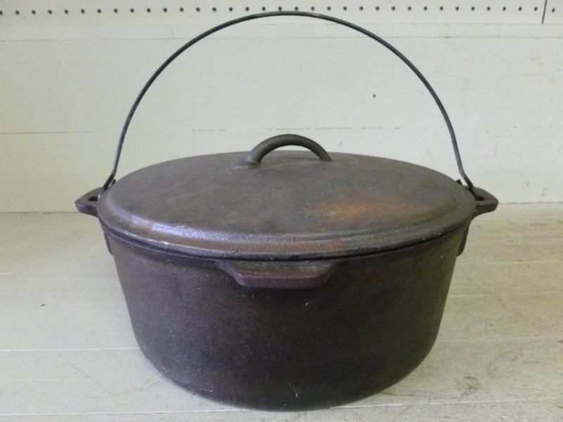 Large cast iron chicken fryer kettl...