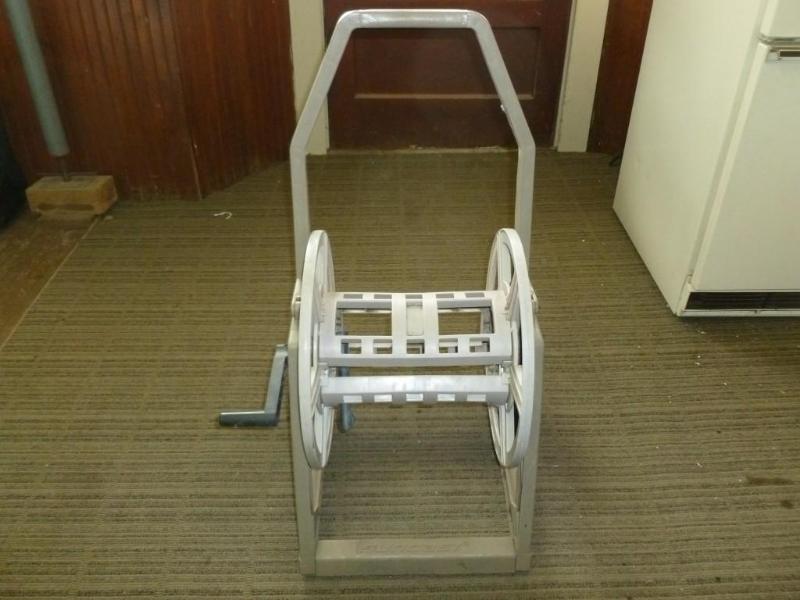 Large Suncast portable garden hose ...