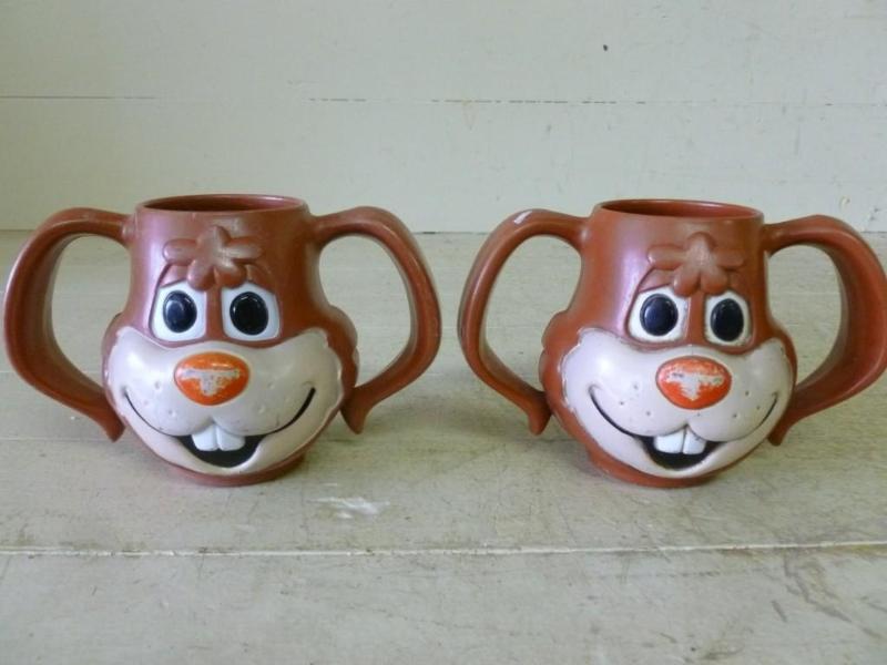 Lot of two matching collectible Nes...