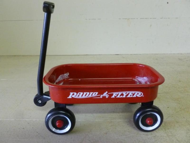 Radio Flyer metal decorative shelf ...