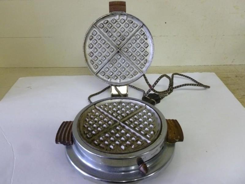 Vintage Dominion Electrical waffle ...