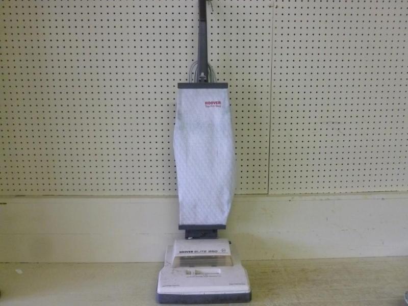 Hoover Elite 350 upright vacuum cle...