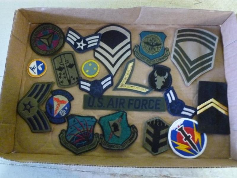 Large lot of twenty military type b...