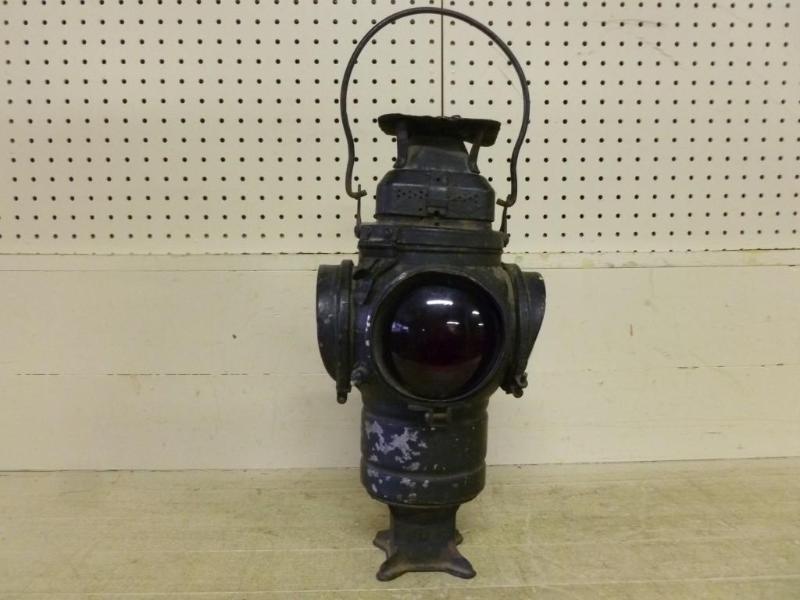 Large vintage railroad light that m...