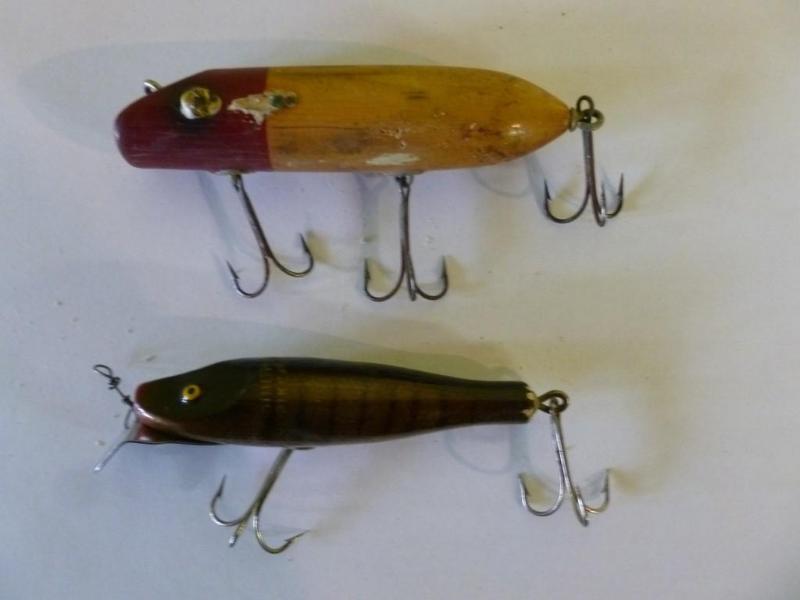 Lot of two large vintage wooden fis...