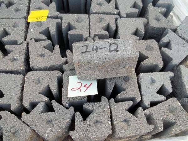 lot 24 image: 208 PCS CHARCOAL NOVA BRIK NEW GENE...