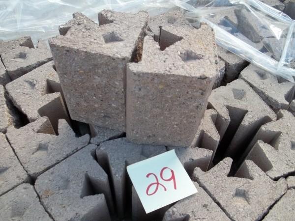 lot 29 image: 70 PCS NOVA BRIK BROWN BLEND NEW GE...