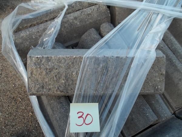 lot 30 image: 83 PCS NOVA BRIK GRAYBLACK BLEND W...