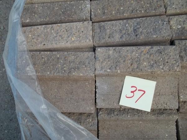 lot 37 image: 157 PCS NOVA BRIK BROWN BLEND, Pall...