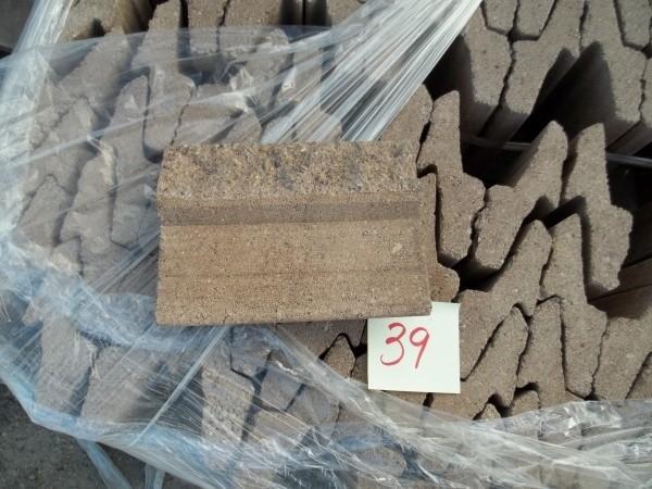 lot 39 image: 95 PCS NOVA BRIK BROWN BLEND, Palle...