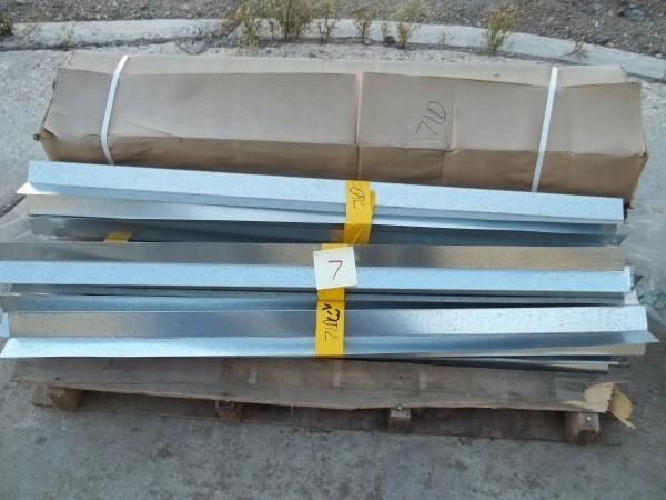 lot 7 image: 28 PCS NOVA BRIK 4 METAL CORNER ST...