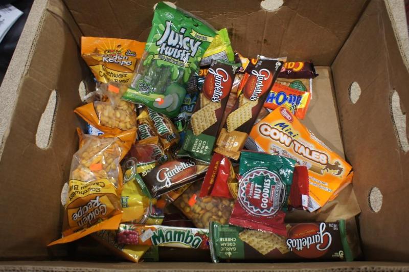 lot 69 image: Mixed lot of various snacks to incl...