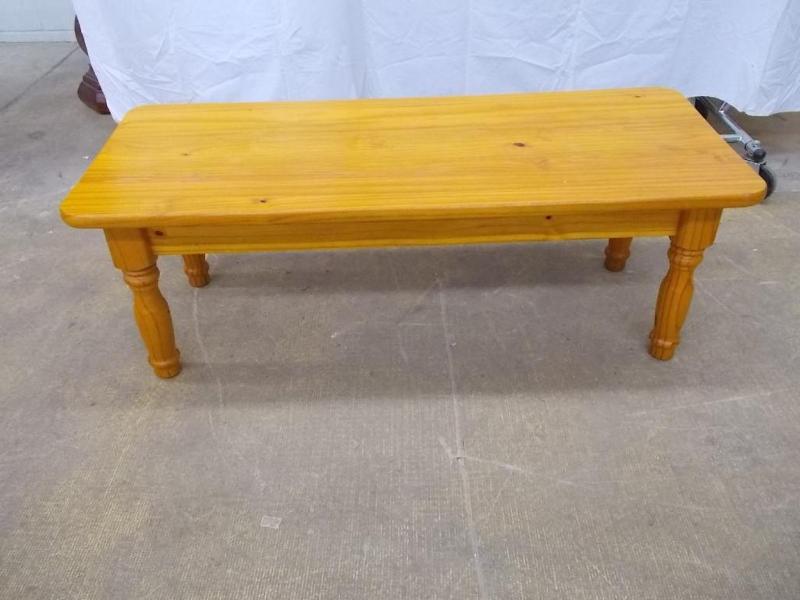 Pine coffee table in nice condition...