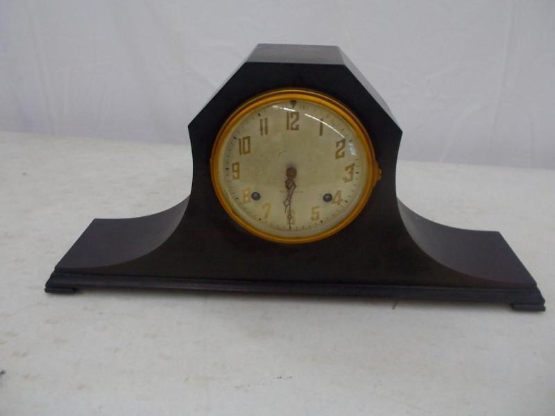 New Haven Mantle clock with brass f...