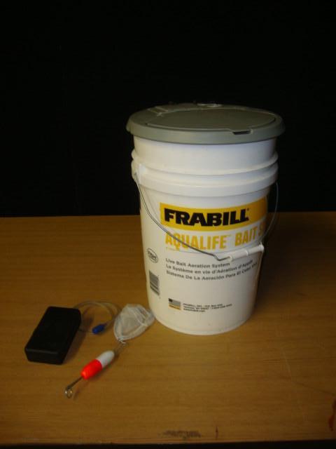 Frabill Aqualife Bait Station, aera...