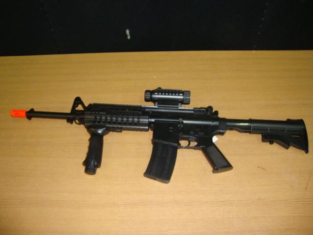 Air Soft Rifle, electric, works goo...