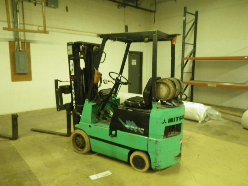 Mitsubishi LP Forklift, runs and wo...