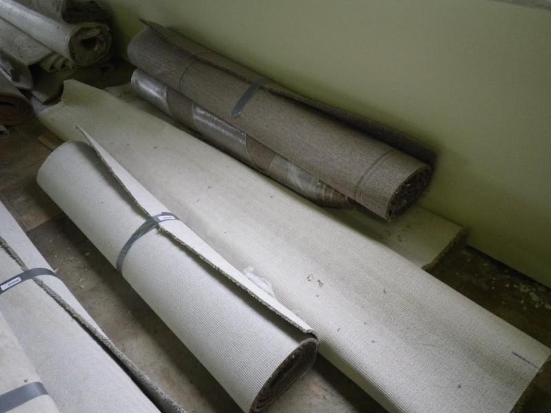 5 small rolls of carpet remnants...