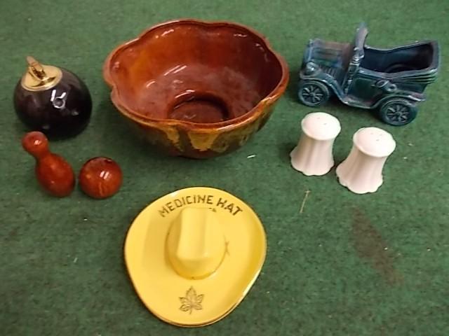lot 18 image: Haeger Pottery, 22 Kt Gold Trim Sou...