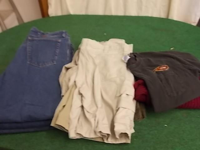 lot 36 image: Lot Of Mens 3-Pair Jeans & 5-...
