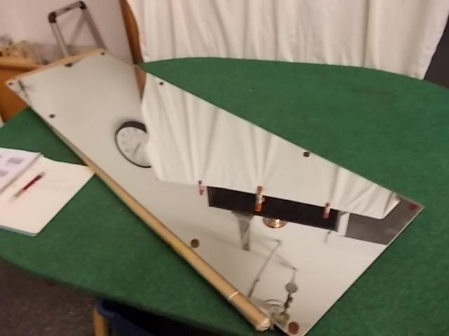 lot 5 image: Mirror 60 x 18...